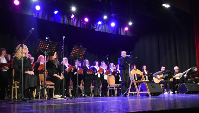 Φωτογραφία Πετυχημένη η μουσικοθεατρική εκδήλωση «Απ’ το 1821 στο σήμερα» στο Δημοτικό Θέατρο Νάουσας